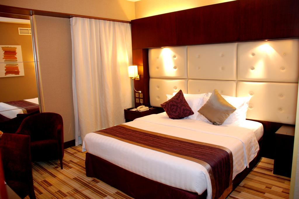 Monaco Hotel Dubai Eksteriør bilde
